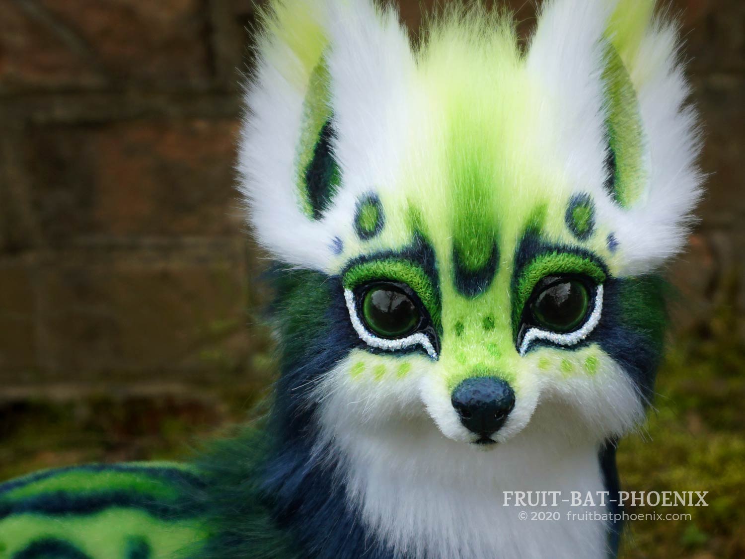 Fully flocked/furred face of Blue-Green Spotted Fox