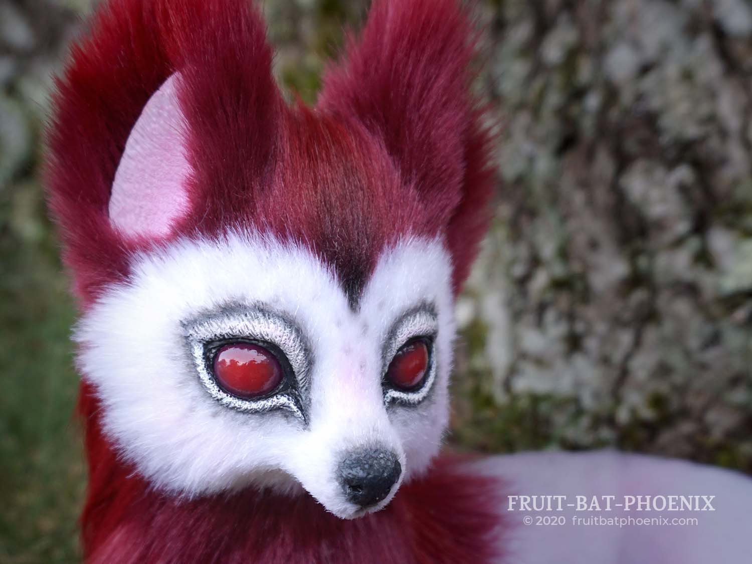 Burgundy & white kitsune with red eyes